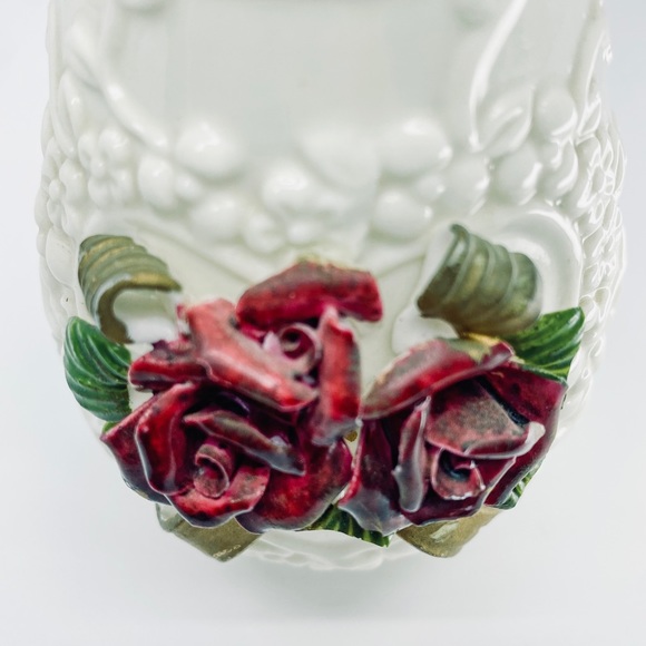 Porcelain 3D Ivory Weave & Red Roses Bud Vase Hand-painted 5.5” Tall Gold Trim - Picture 12 of 12